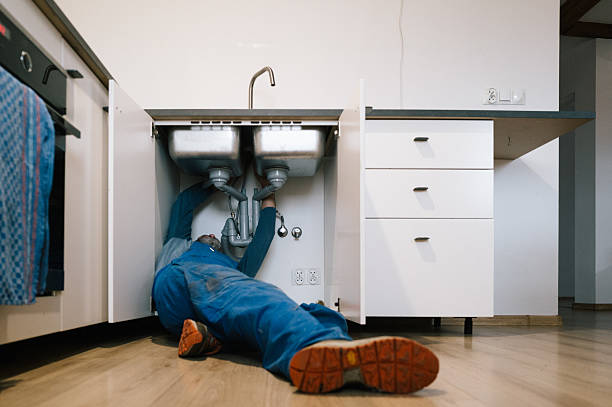 Professional Leak Detection technician working in Williamsburg, OH